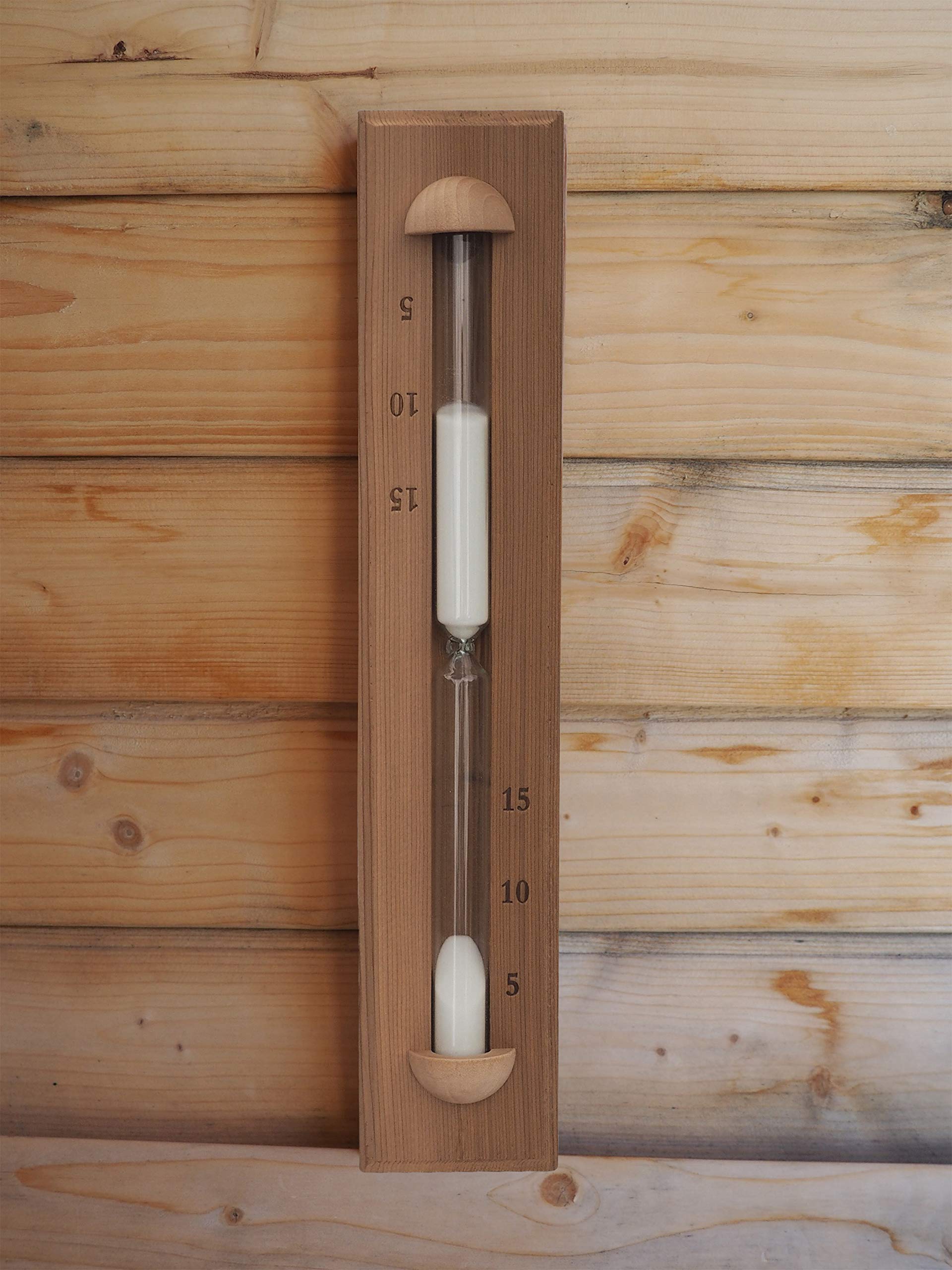 Home Sauna Experience cedar grain close-up highlighting natural texture and aromatic appeal