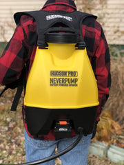 HUDSON large 6-inch tank opening for easy filling and reduced spills benefit
