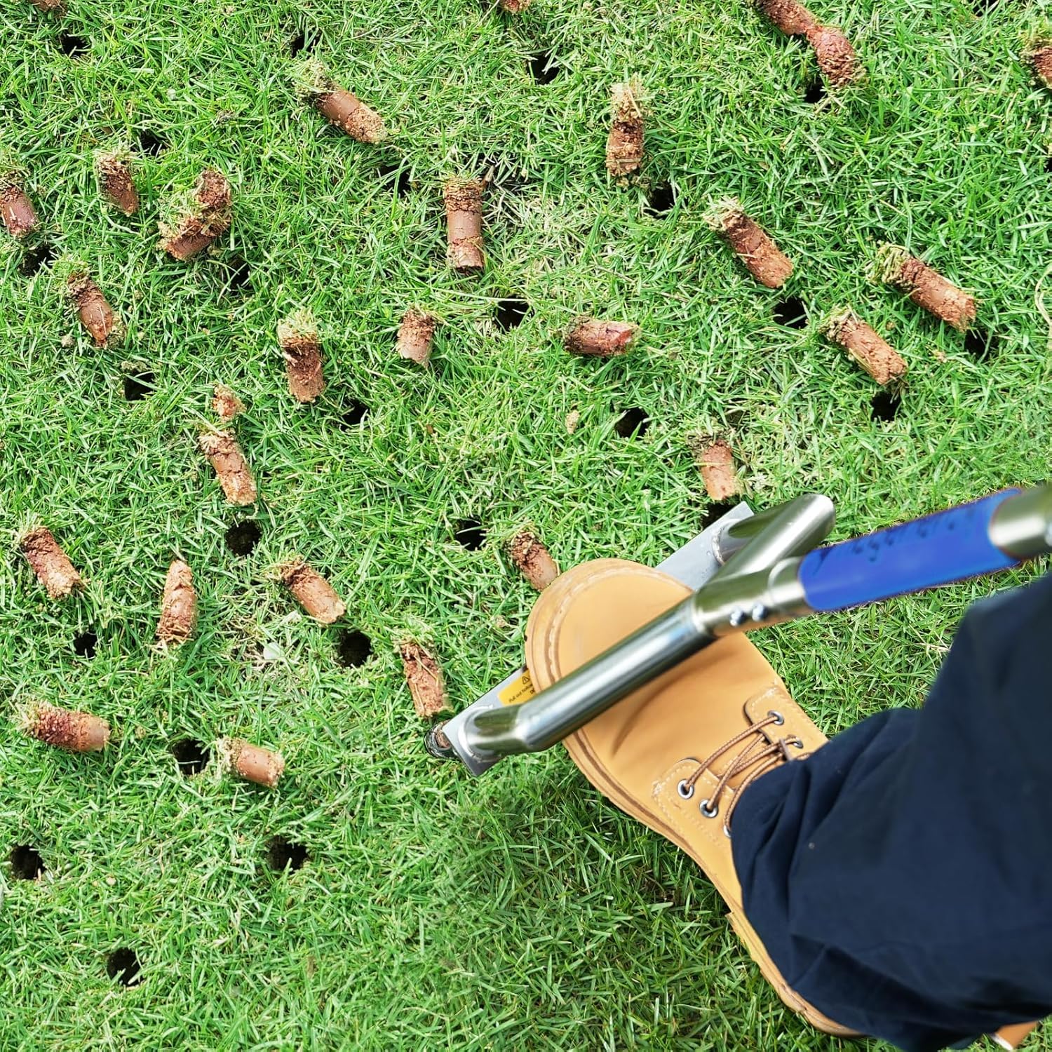 hugeneroy close-up of hollow tempered tines illustrating sharp tips and non-clog design benefits
