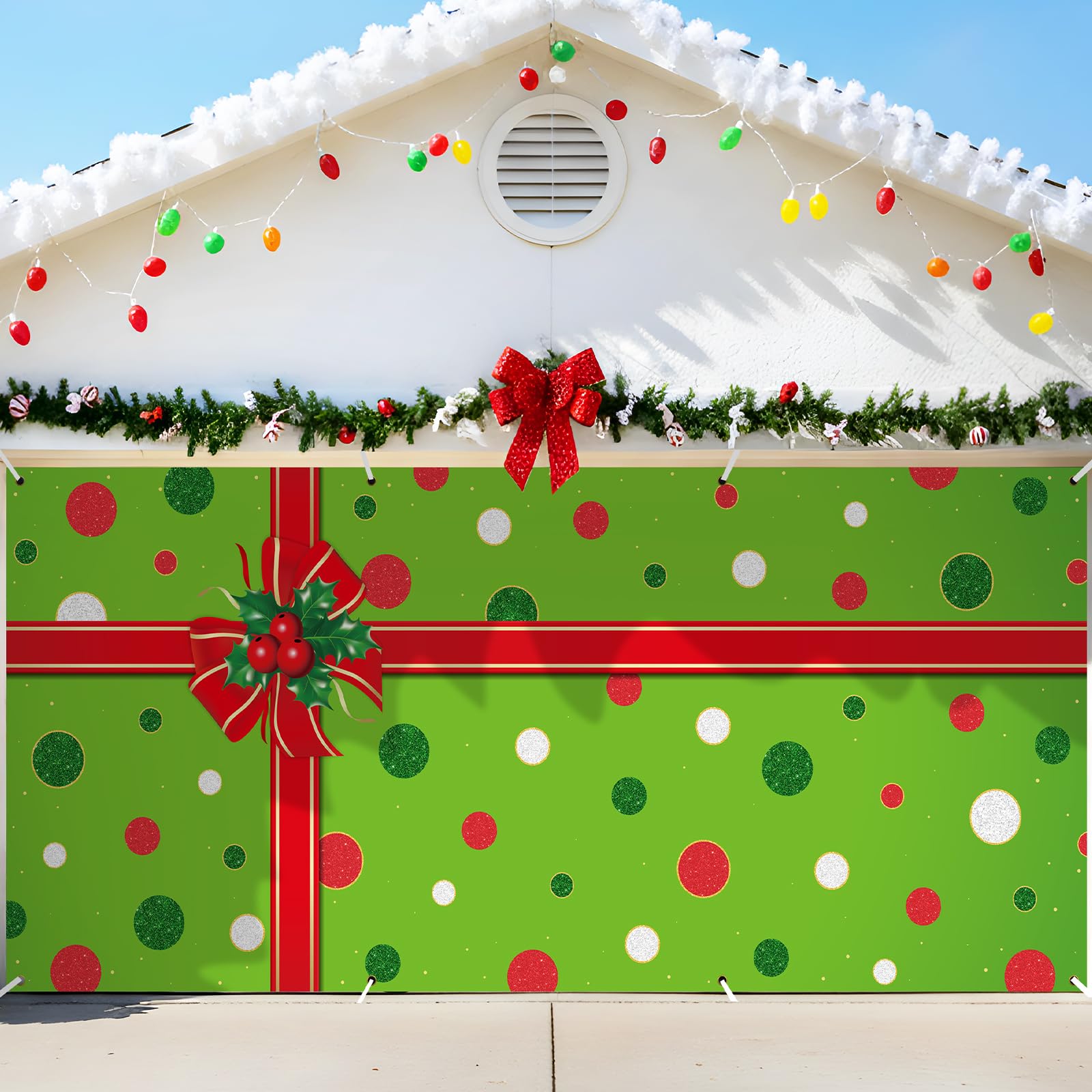 HunnmingRe front view banner on double garage showing festive curb appeal