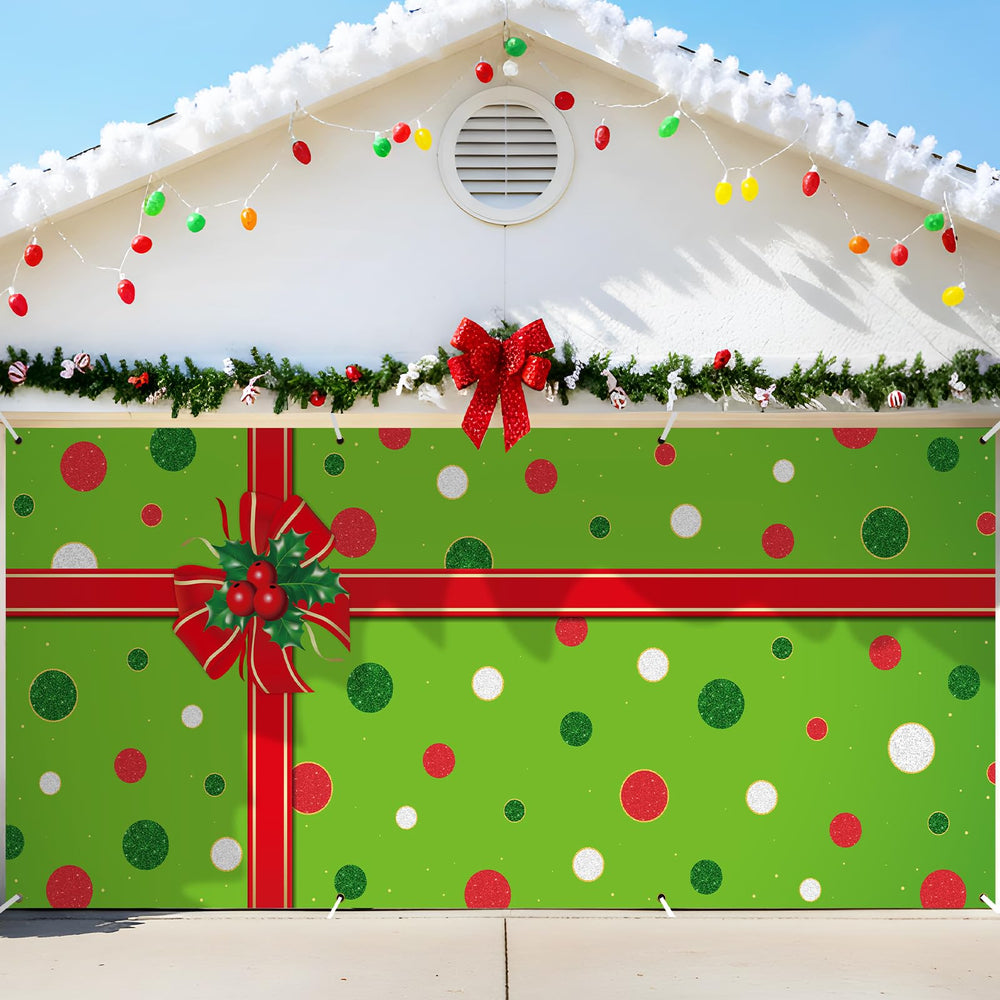 HunnmingRe front view banner on double garage showing festive curb appeal