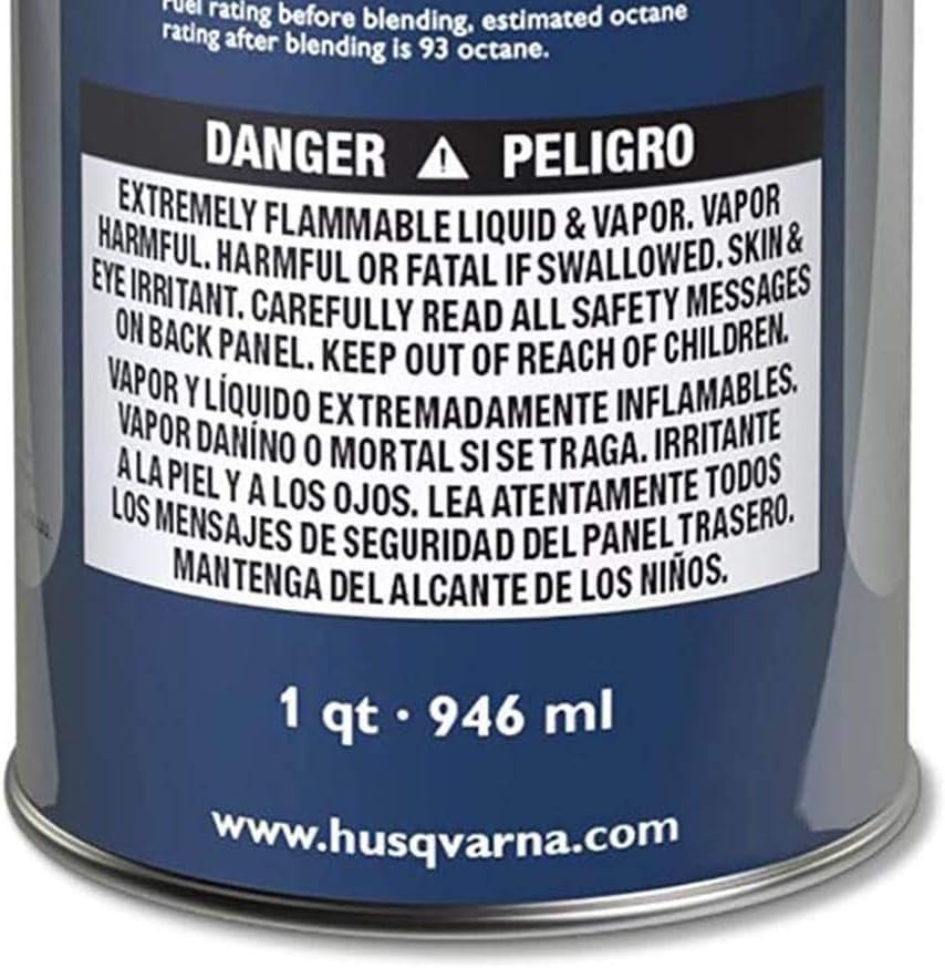 Husqvarna primer plano del aceite sintético que resalta protección interna