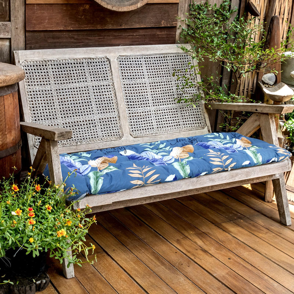 Huwena full-length floral pattern display for stylish outdoor decor
