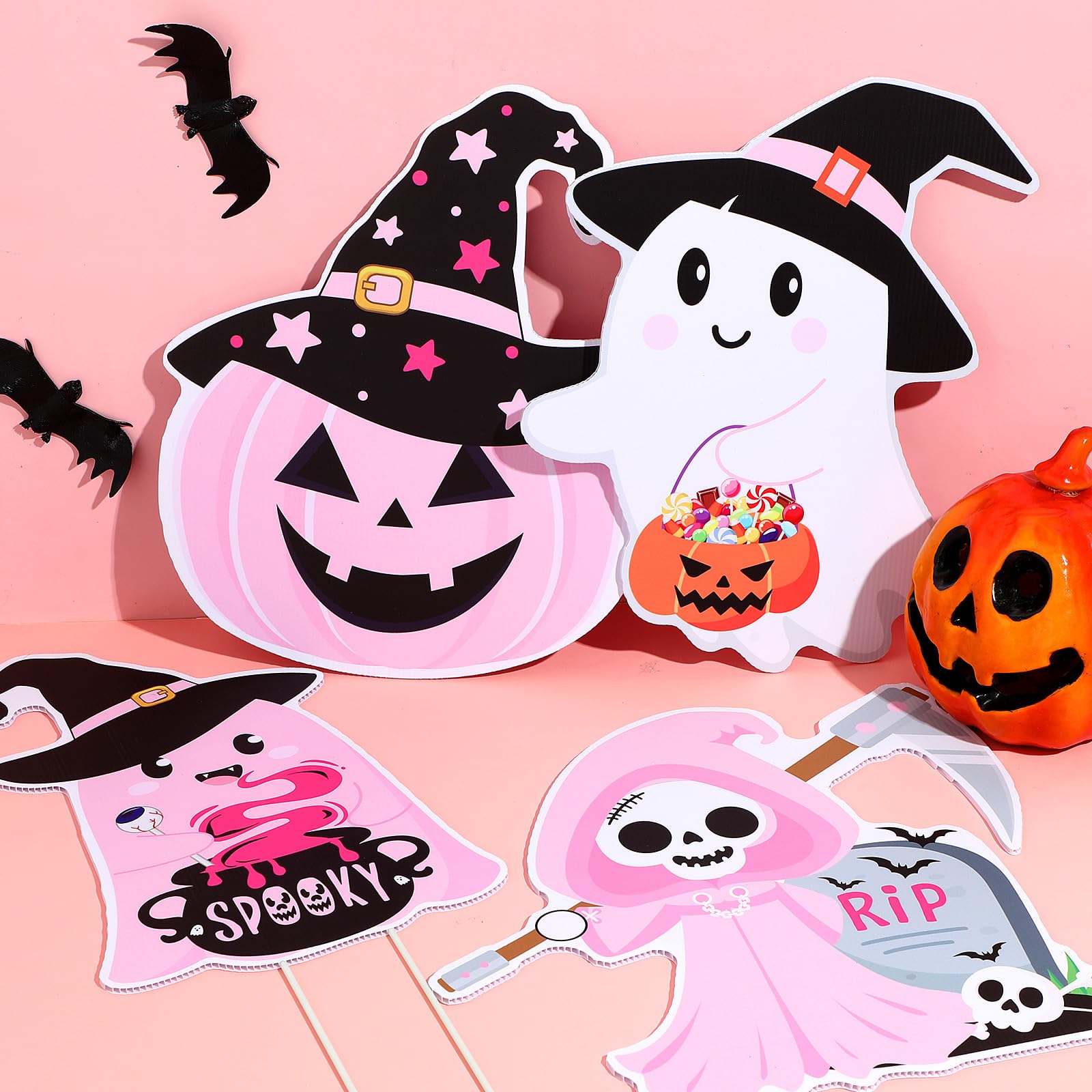 Huwena lawn stakes inserted in grass creating a visible Halloween yard display