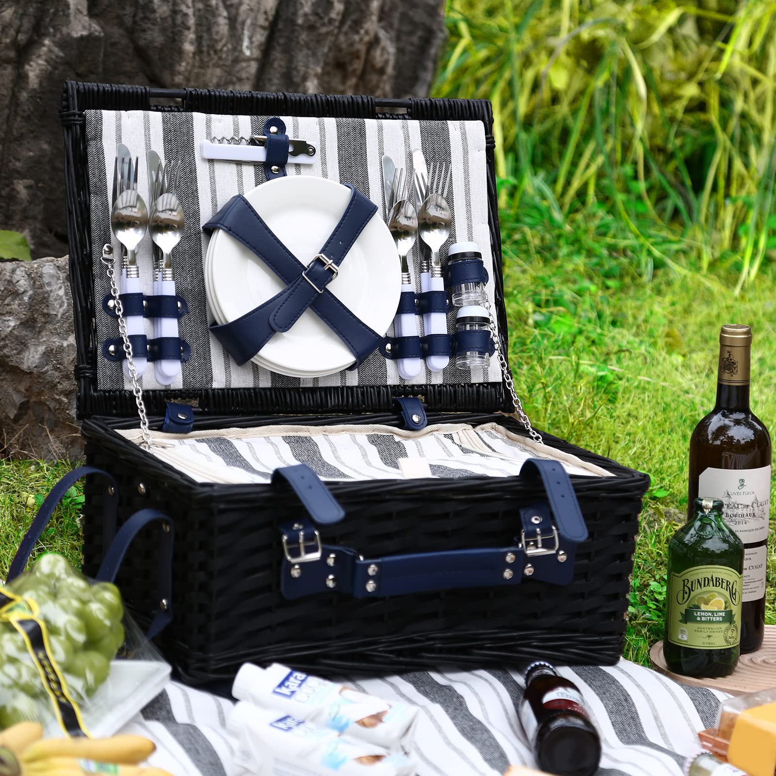 HYBDAMAI basket next to backpack for scale and portable convenience benefit