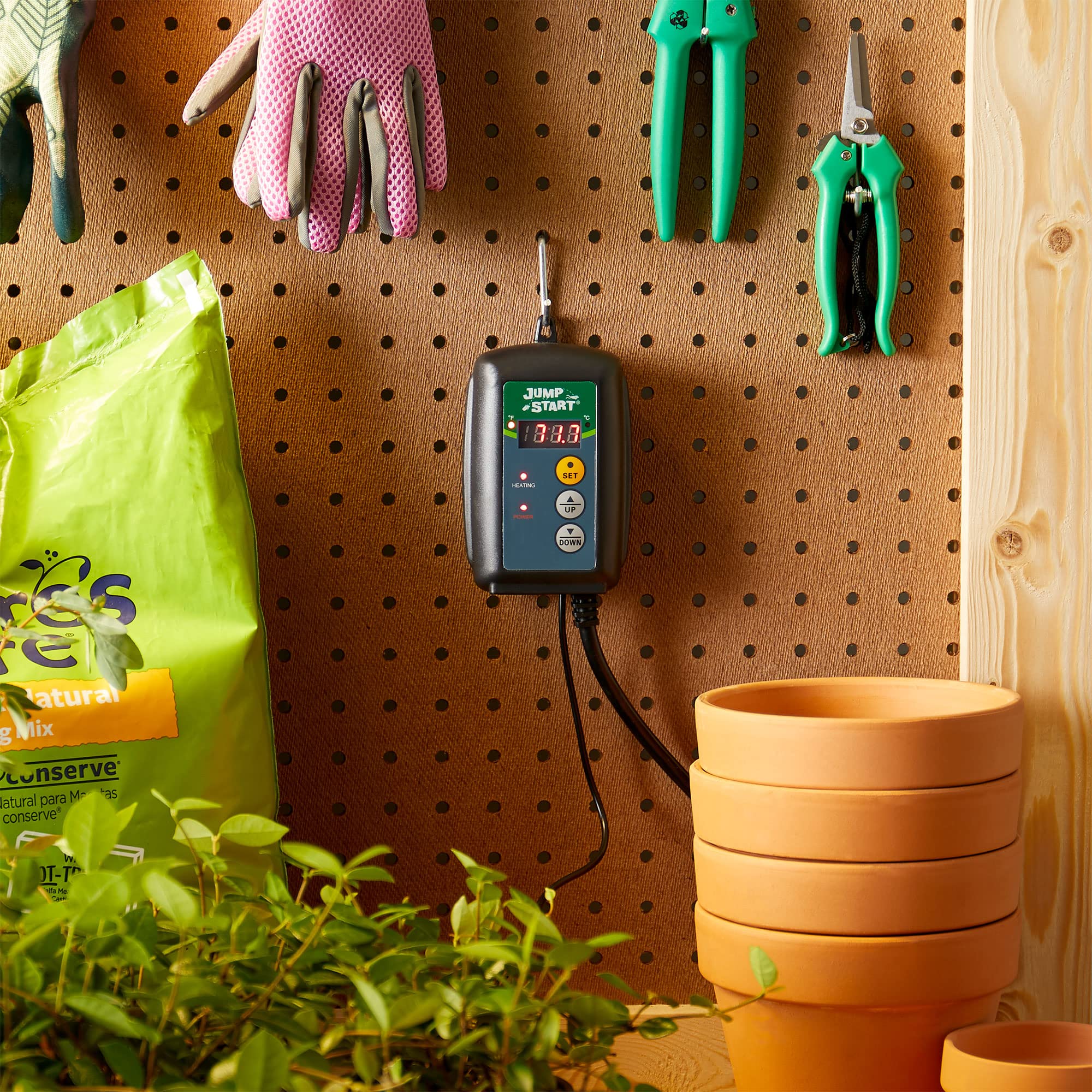 Hydrofarm JumpStart water-resistant probe close-up with 6-foot cord for accurate root-zone sensing