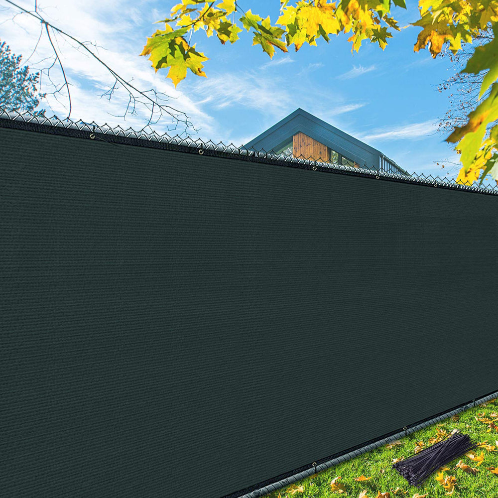 i COVER poolside privacy setup illustrating shaded, ventilated area