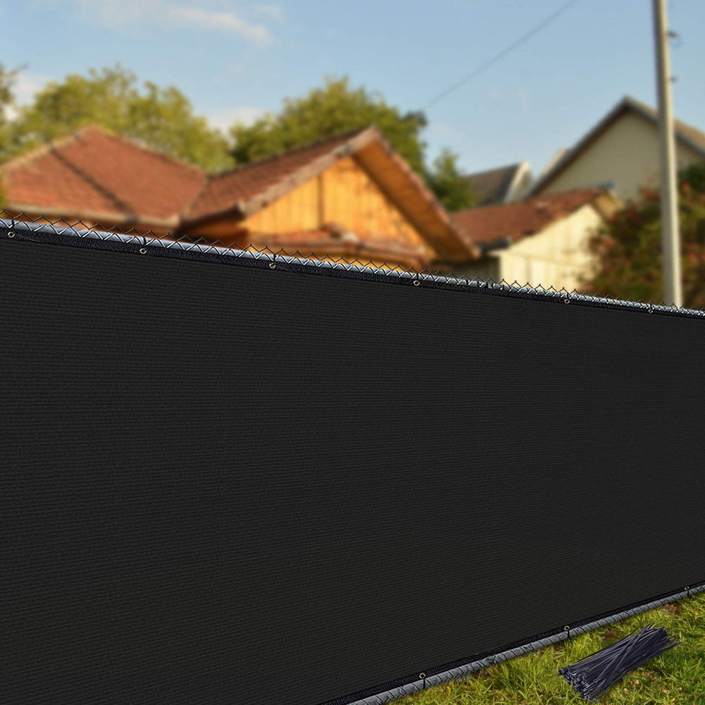 i COVER poolside application reducing visibility while allowing breeze