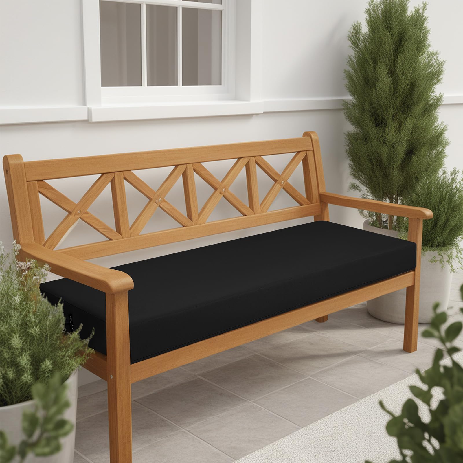 idee-home lifestyle scene on patio demonstrating comfort and weather-ready design