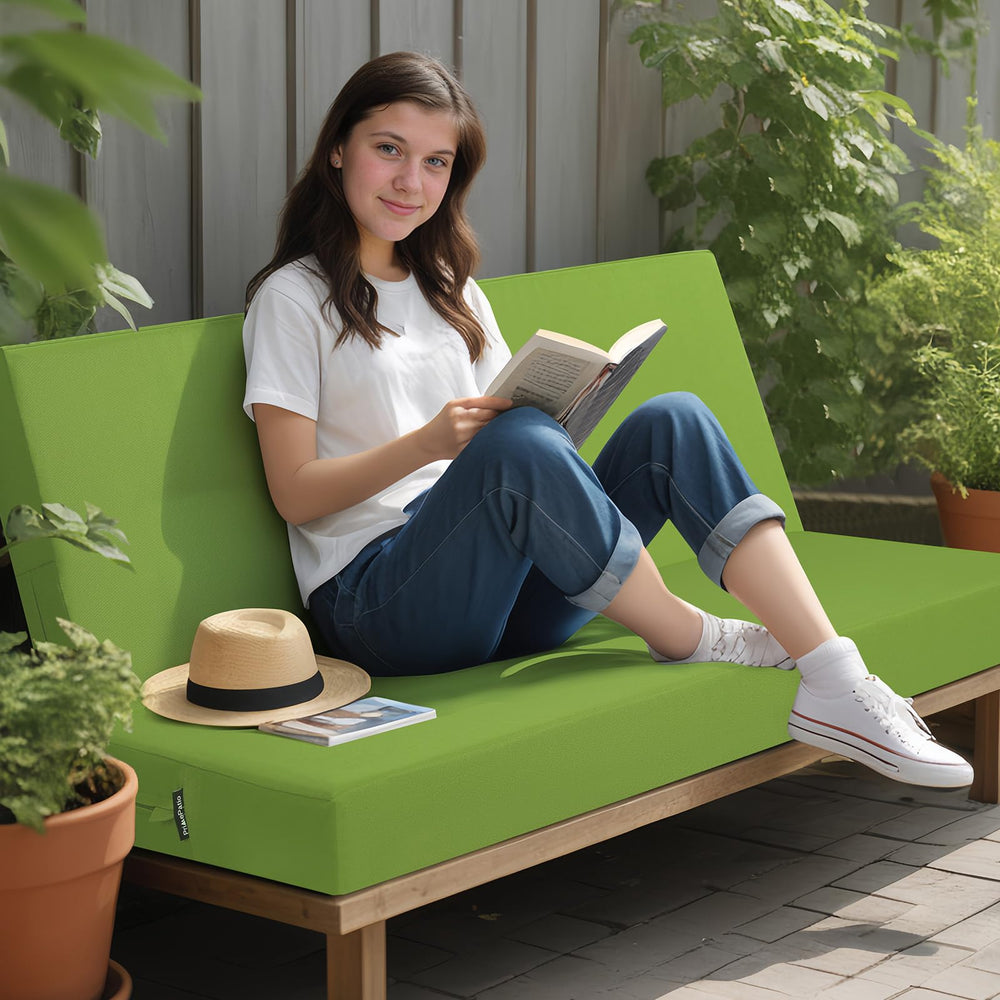 idee-home waterproof fabric texture demonstrating splash resistance
