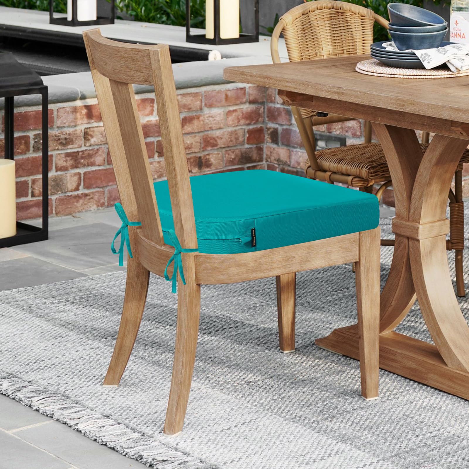 idee-home cushion next to ruler shows accurate 19x19 sizing benefit
