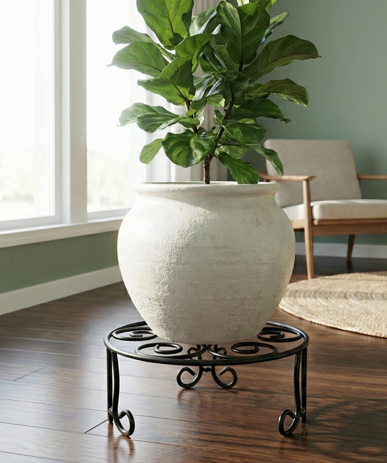 iLTreFlo on patio with heavy ceramic pot, weather-resistant benefit