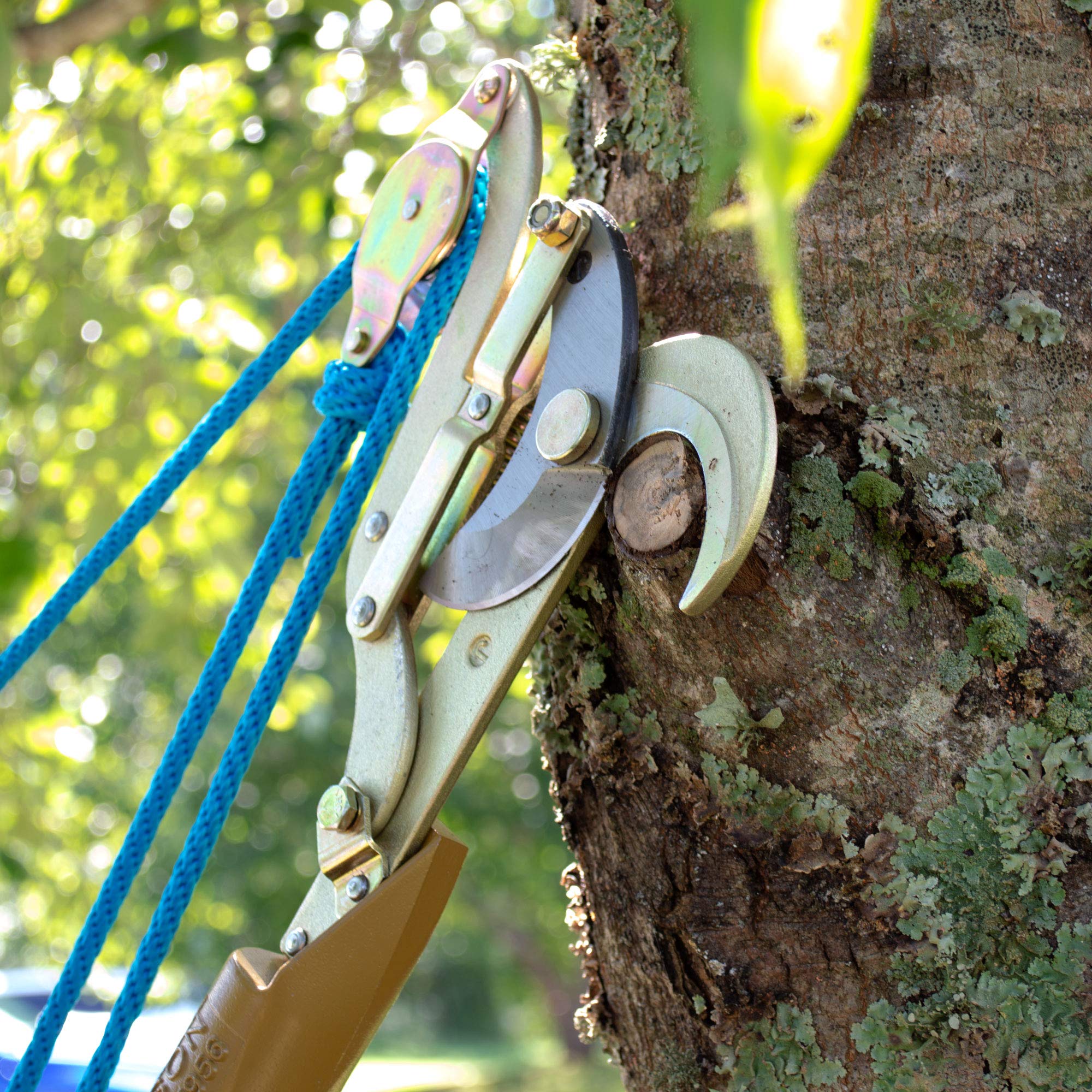 Jameson closeup of blade and double pulley highlighting smoother pulls and easier leverage
