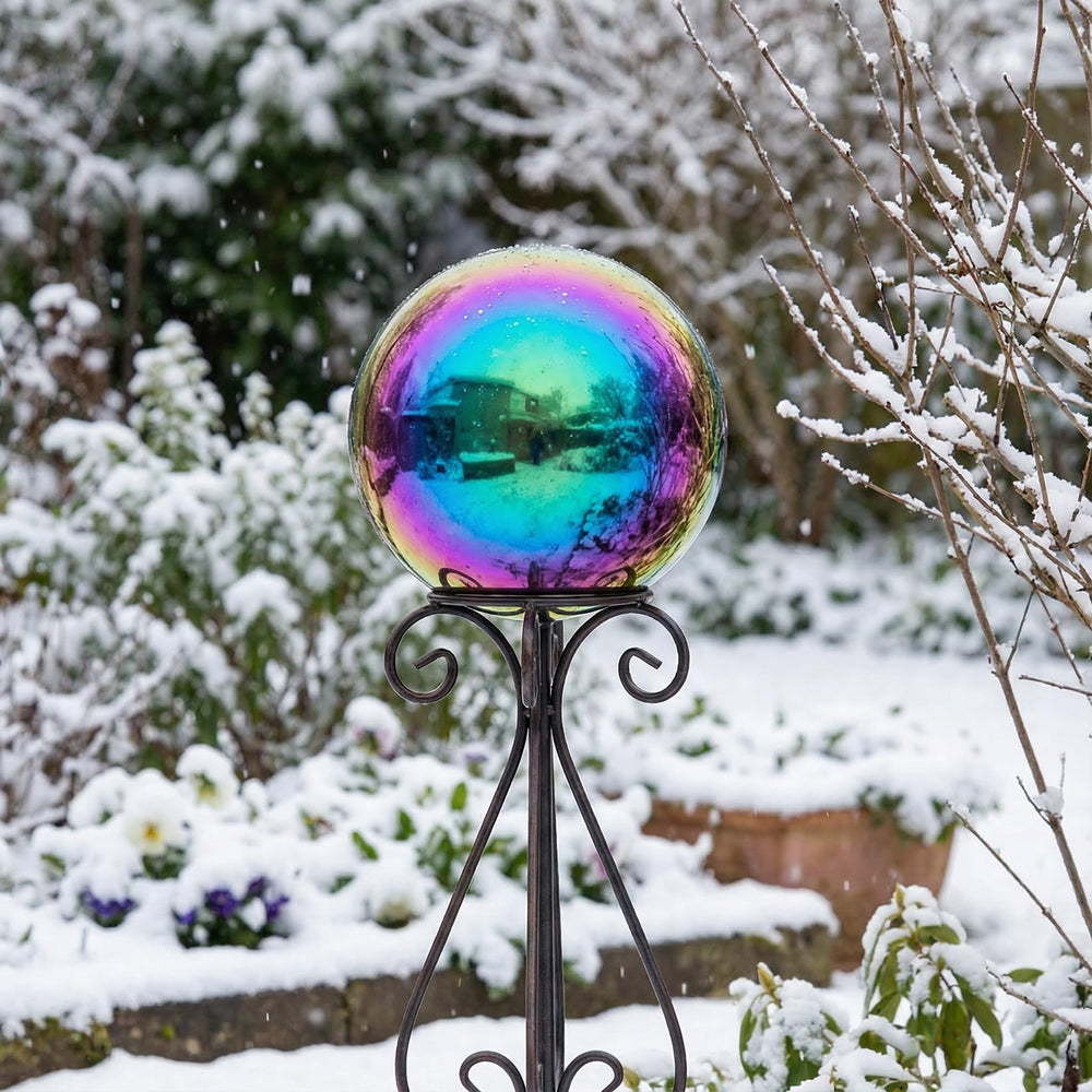 JforSJizT mirror sphere reflecting garden scene to show colorful distortion benefits