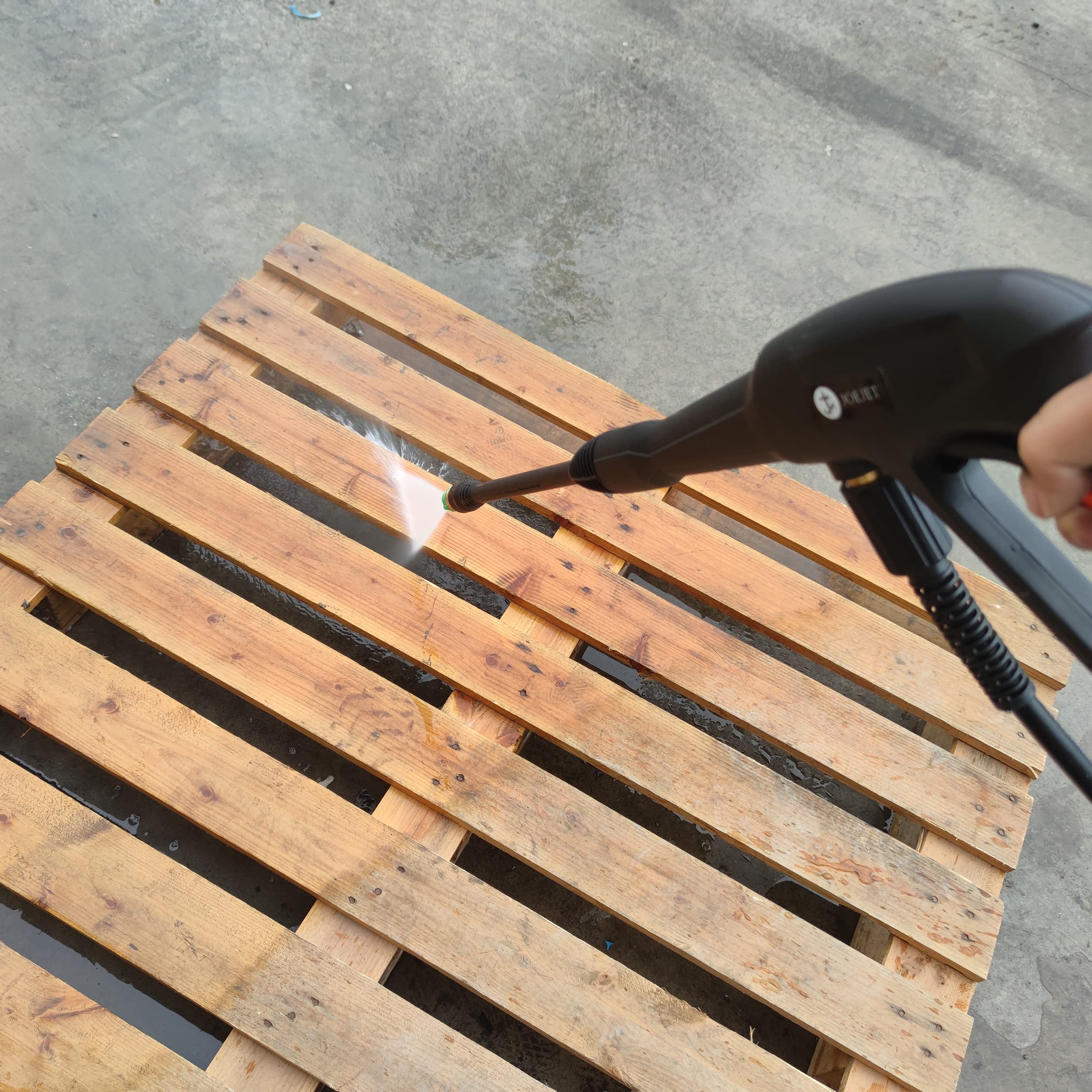 JOEJET pressure washer kit used in backyard for convenient cleaning