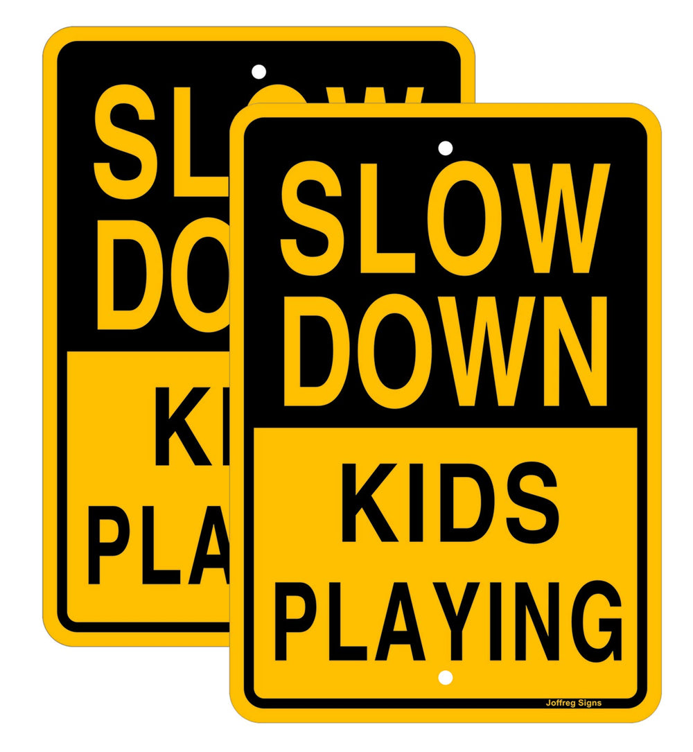 Joffreg front-facing sign clearly visible and warning drivers