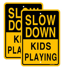 Joffreg front-facing sign clearly visible and warning drivers