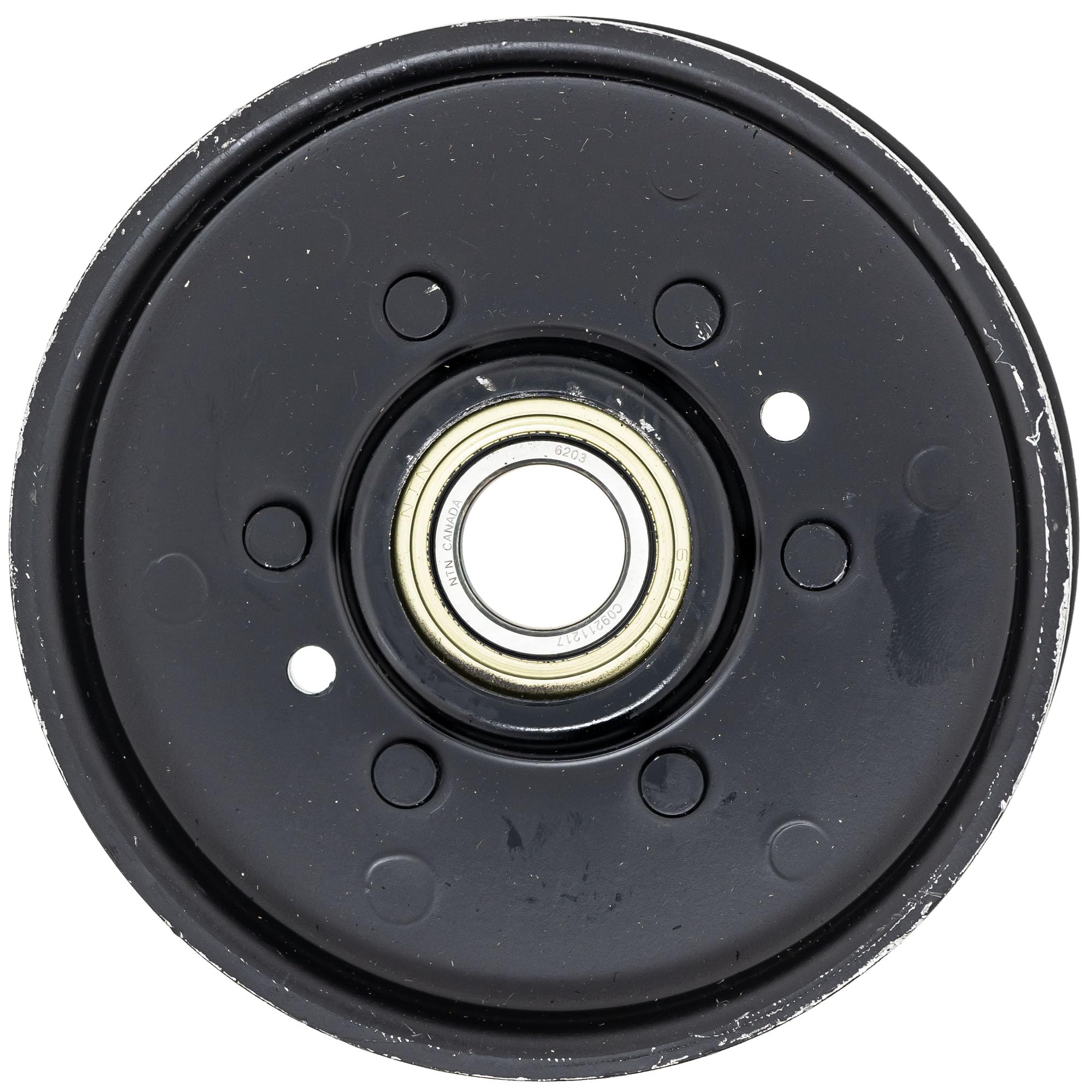 John Deere AM37249 close-up of bearing and flat rim demonstrating smooth belt contact
