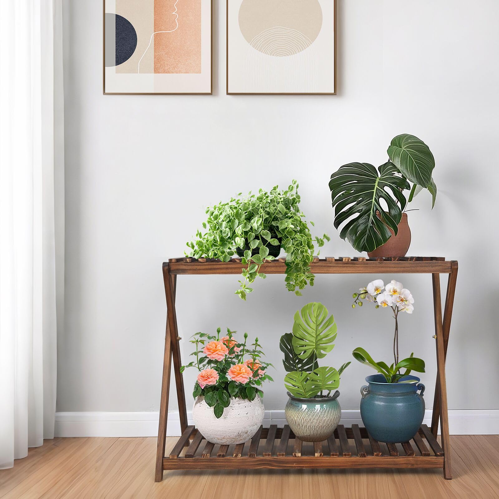 Jotboom shelf in living room demonstrating space-saving decorative utility