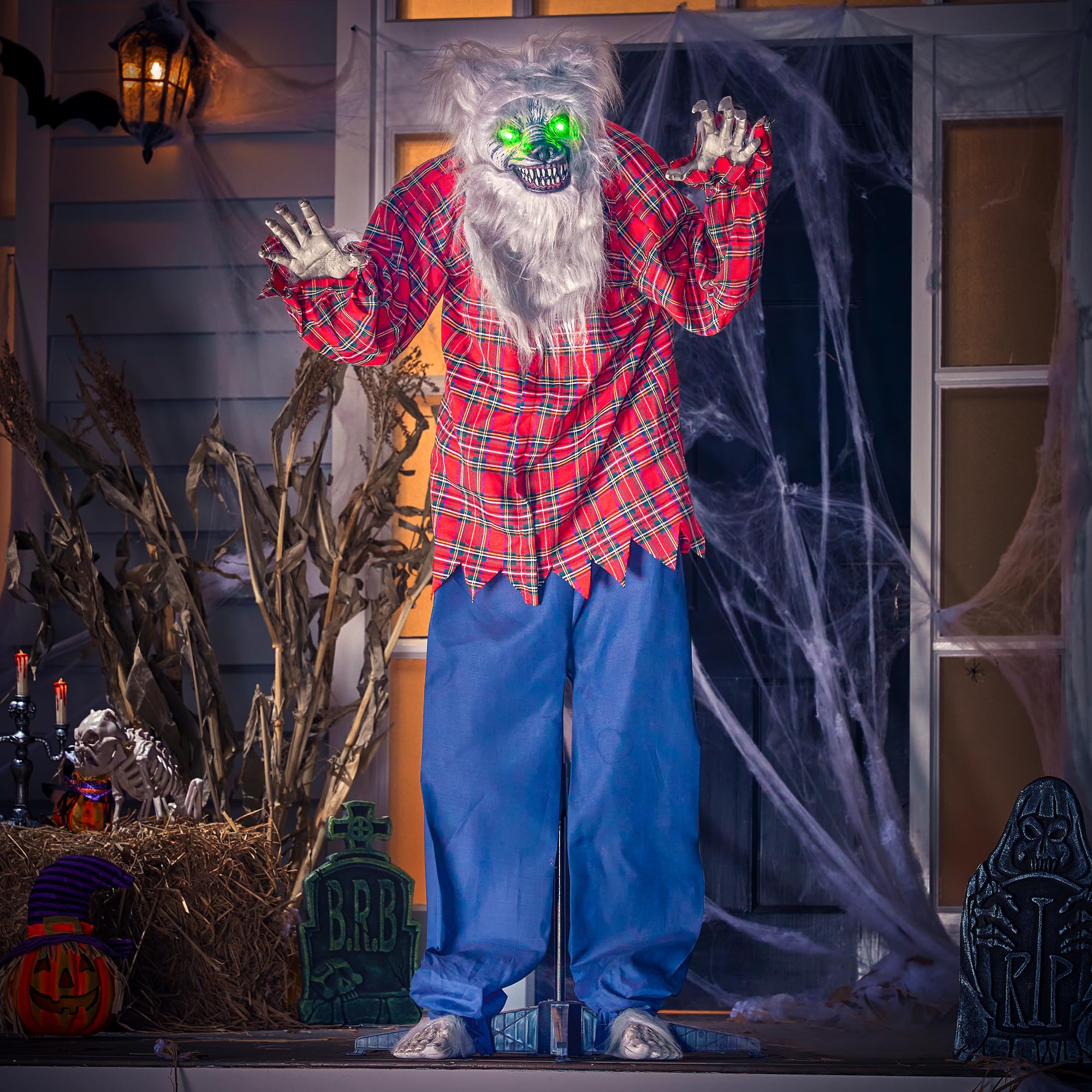 JOYIN yard scene showing werewolf in lawn display creating spooky atmosphere