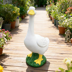 Jxcnkiy goose front view showing decorative appeal and curb charm