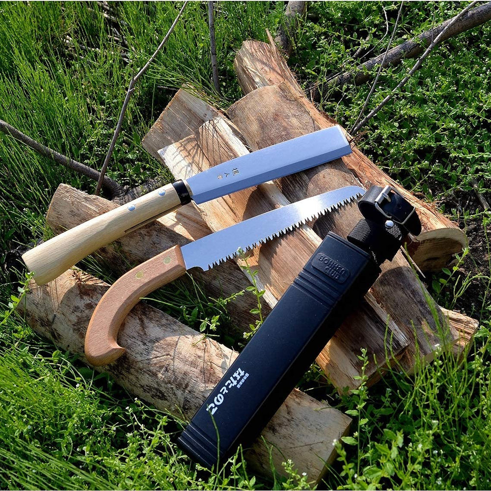 KAKURI hatchet handle detail highlighting oak beech grip for control