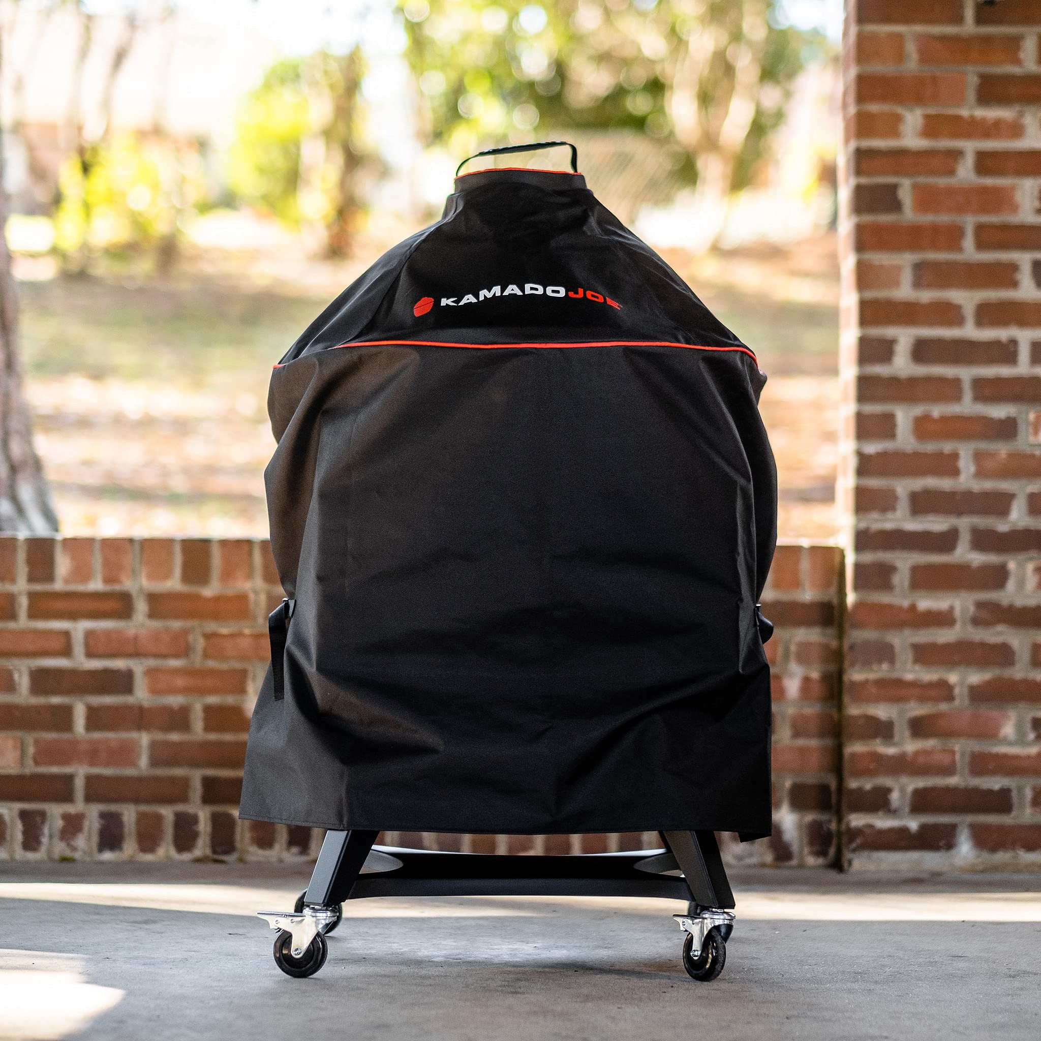Kamado Joe side profile showing full coverage and secure fit benefit