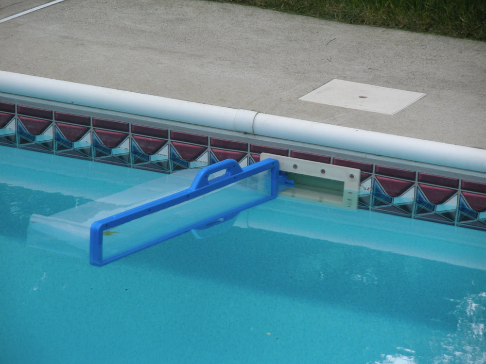 K&D Products Skim-eeze capturing leaves on pool surface to keep water clearer with minimal effort