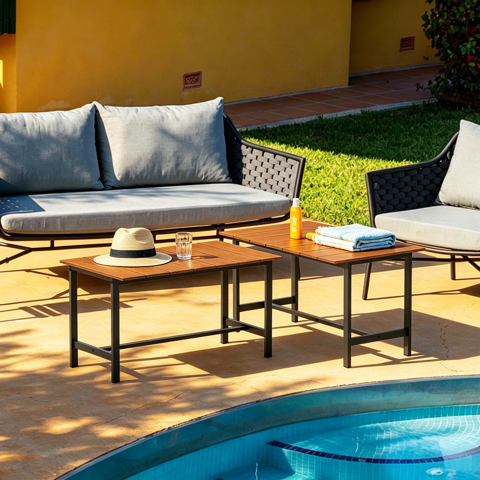 KANEODOT balcony setup with drinks showing convenience and versatility