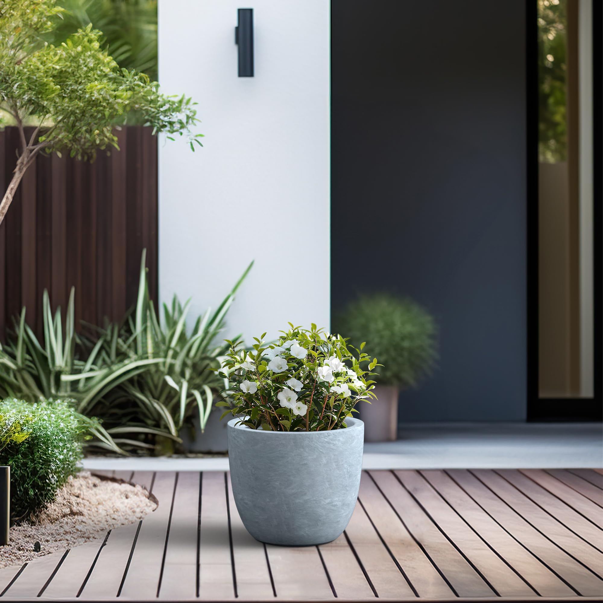 Kante drainage hole and rubber plug detail for flexible indoor outdoor use