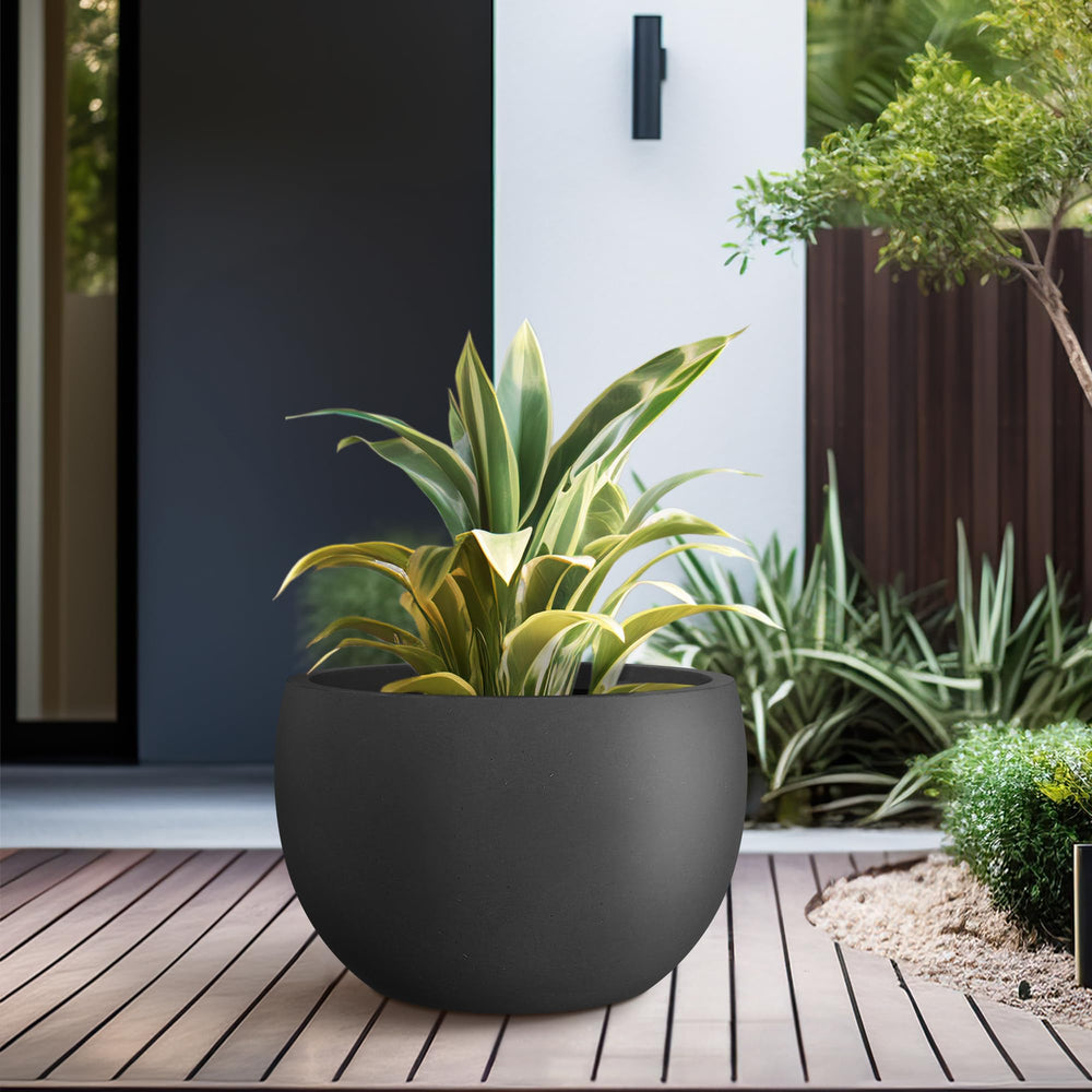 Kante on porch lifestyle shot showing weather resistance and curb appeal