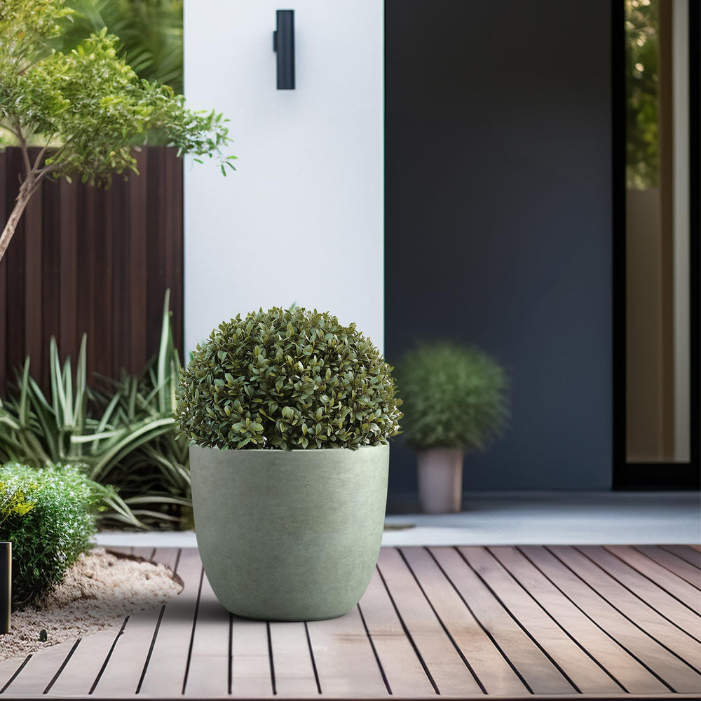 Kante visible concrete pores and texture conveying authentic finish