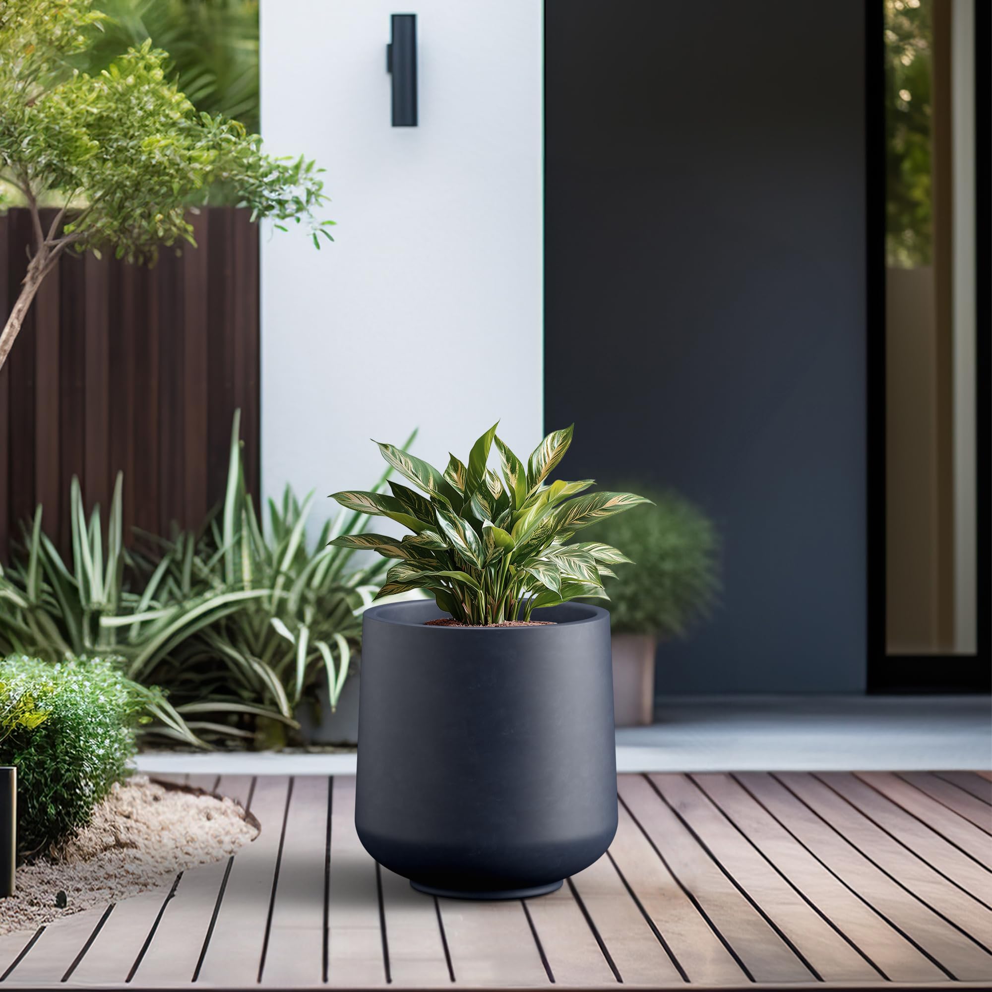 Kante planter top view filled with plants illustrating generous planting space