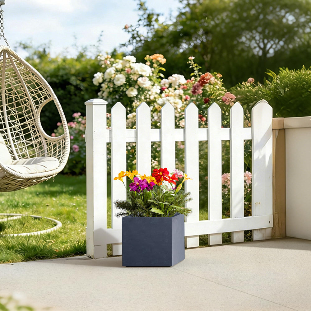 Kante planter drainage hole with rubber plug detail offering indoor or outdoor adaptability
