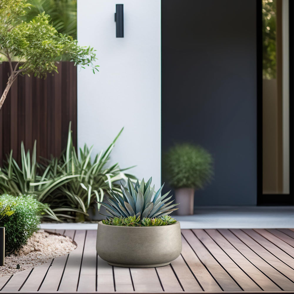 Kante drainage hole and rubber plug detail for easy indoor or outdoor water control