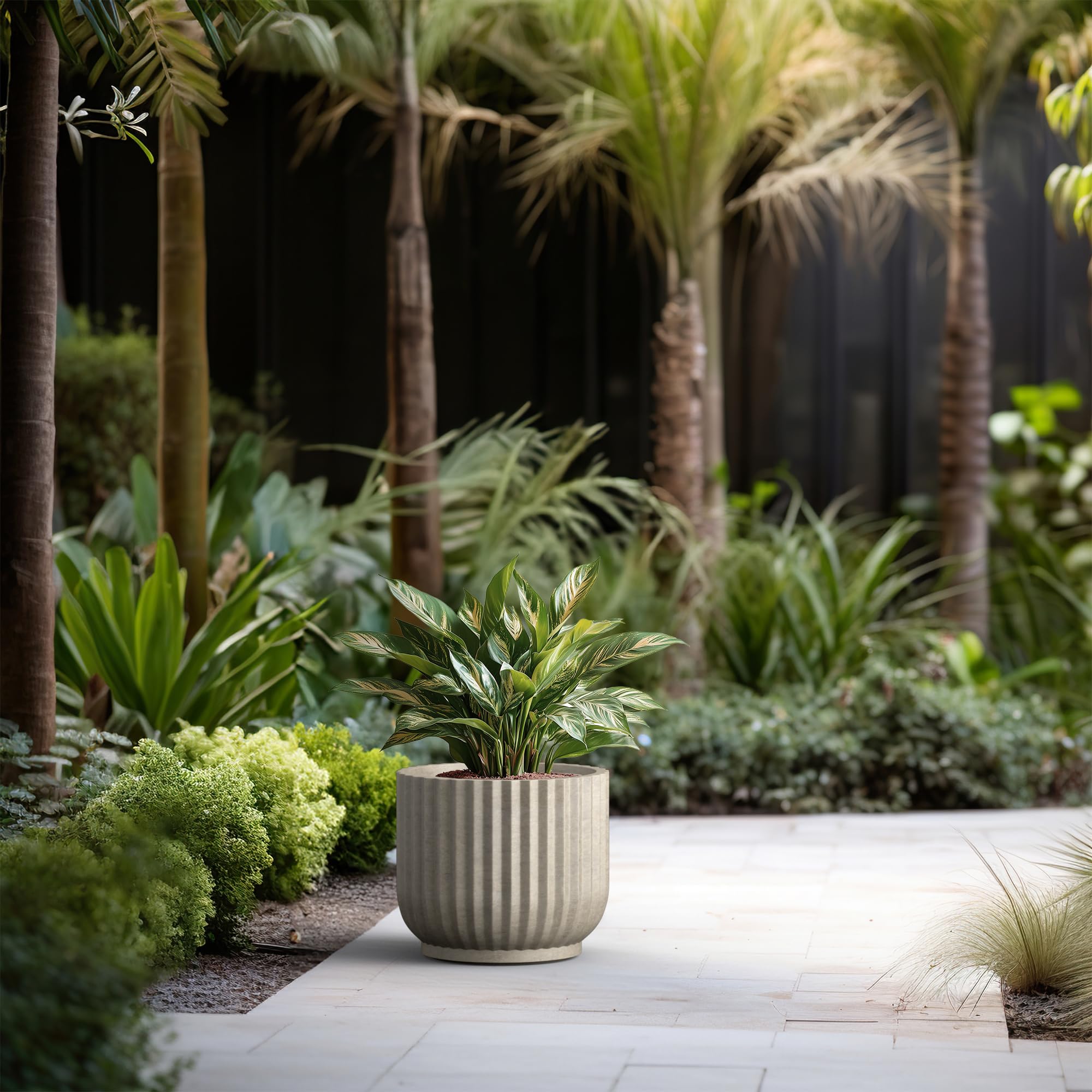 Kante drainage hole and rubber plug shown for flexible indoor-outdoor use