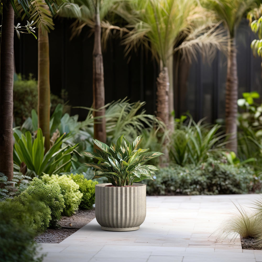 Kante drainage hole and rubber plug shown for flexible indoor-outdoor use