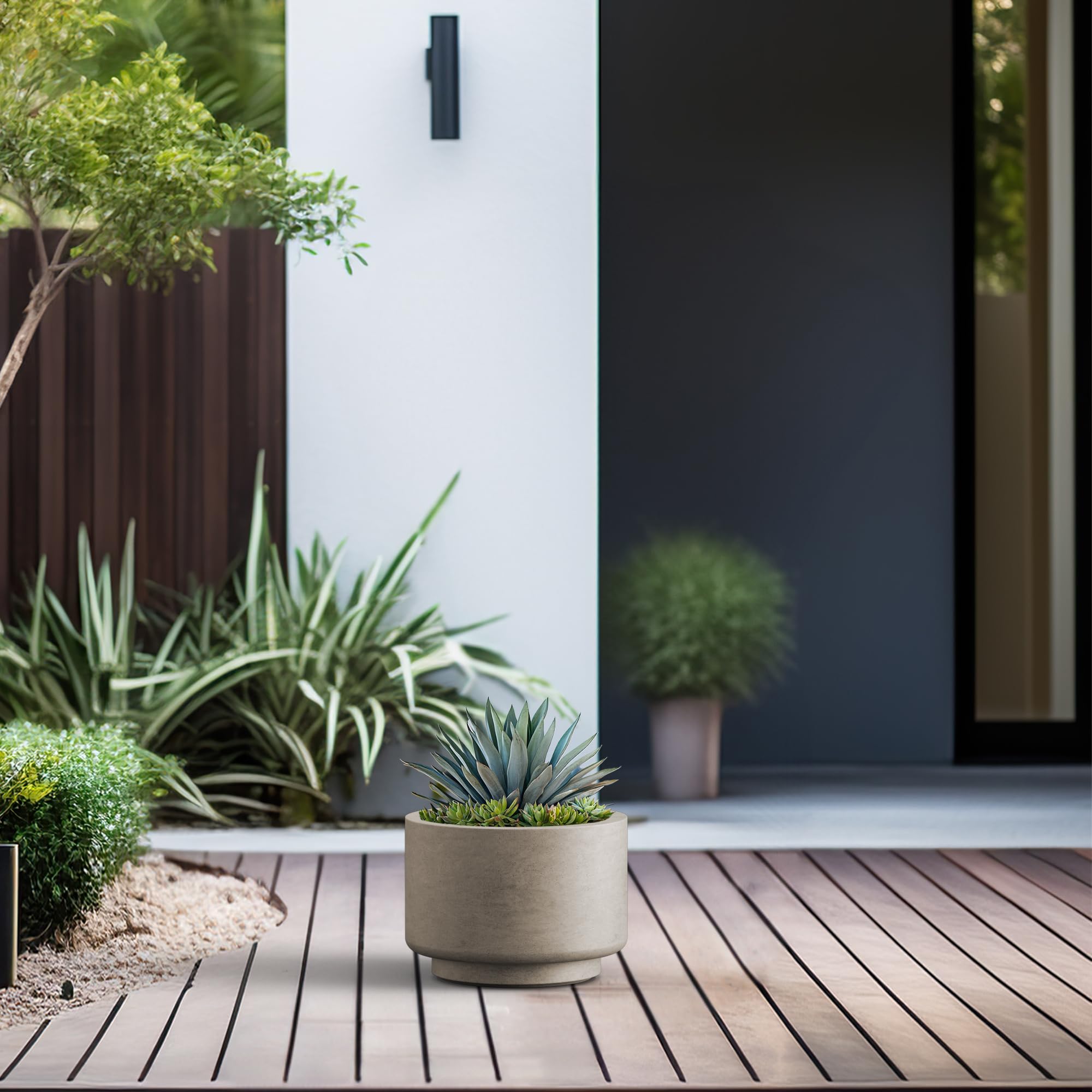 Kante drainage hole with rubber plug detail enabling indoor-outdoor water control
