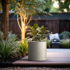 Kante planter staged with succulents demonstrating visual appeal