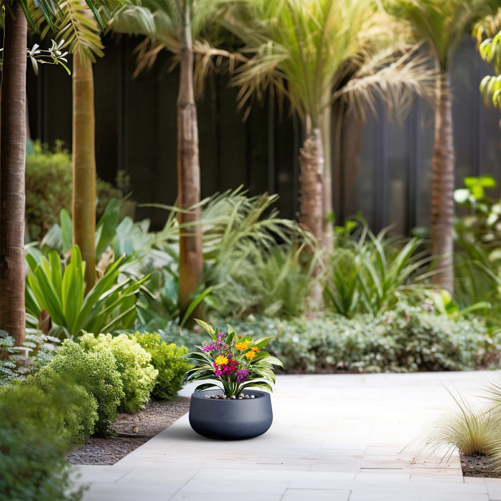 Kante planter interior smooth finish for easy cleaning and potting