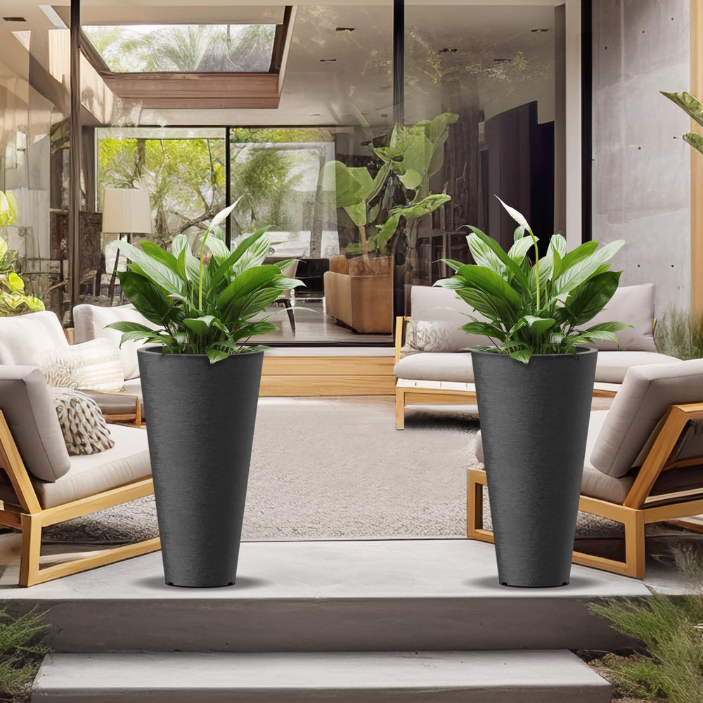 Kante planter shown next to a chair to illustrate real-world scale