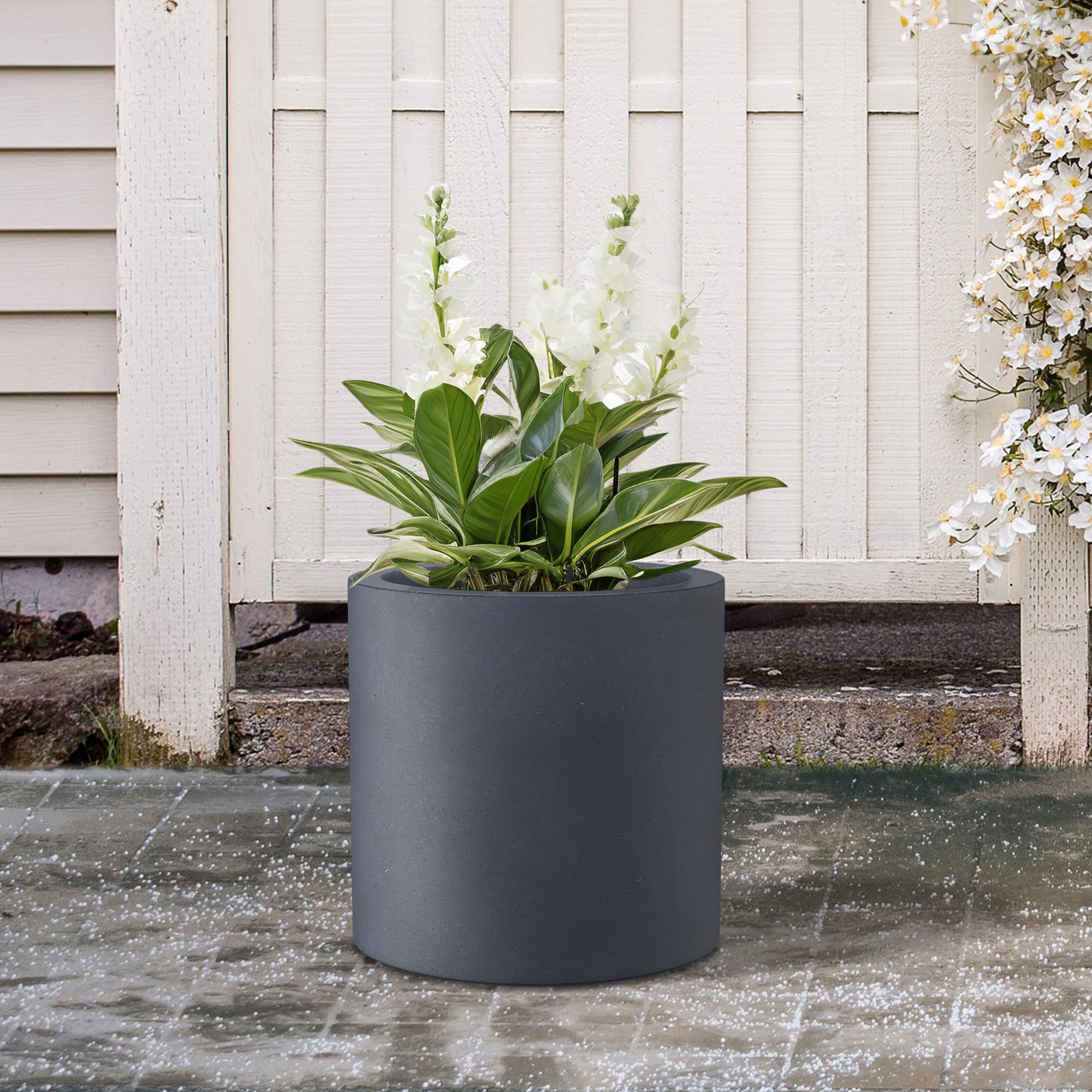 Kante planter beside chair showing scale and lightweight portability benefit