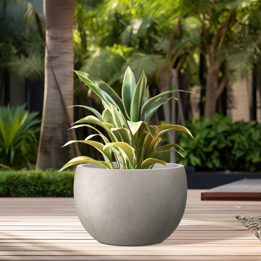 Kante planter side profile illustrating low bowl shape and stable base for patio use