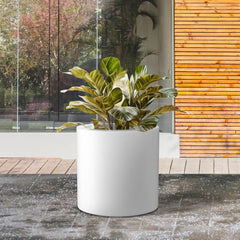 Kante planter with succulent arrangement demonstrating healthy display and styling benefit