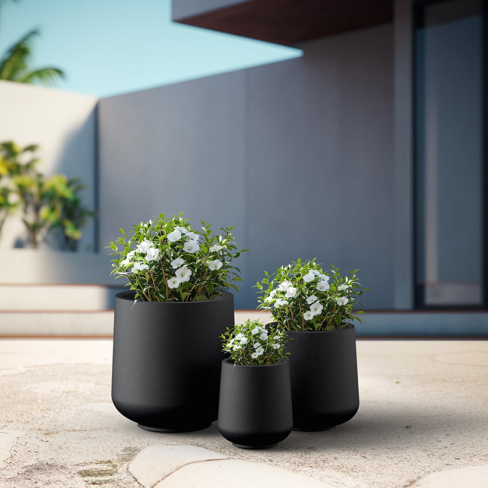 Kante planter in use with succulent demonstrating lightweight handling and styling benefit