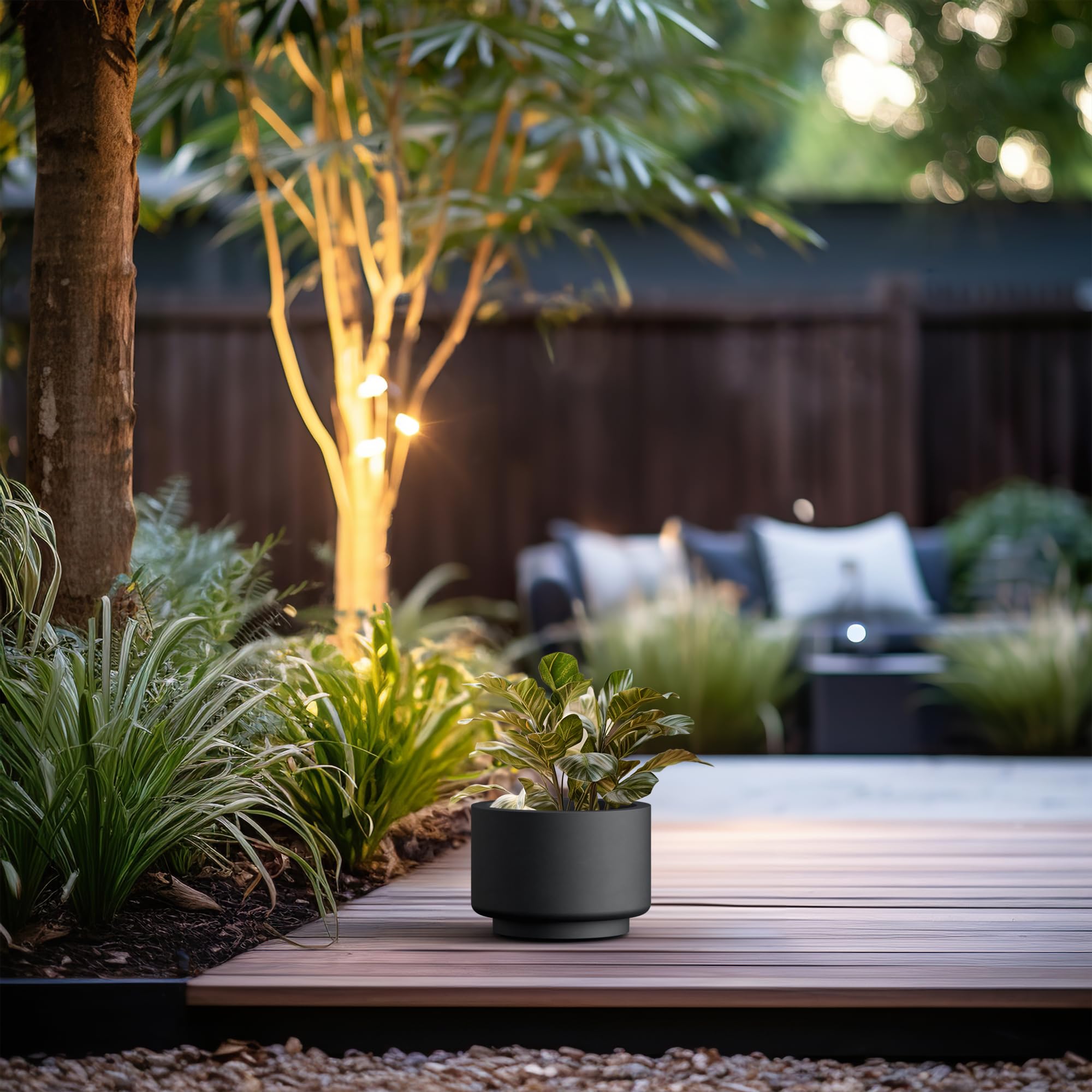 Kante planter in use with succulents showing stable display and healthy plants