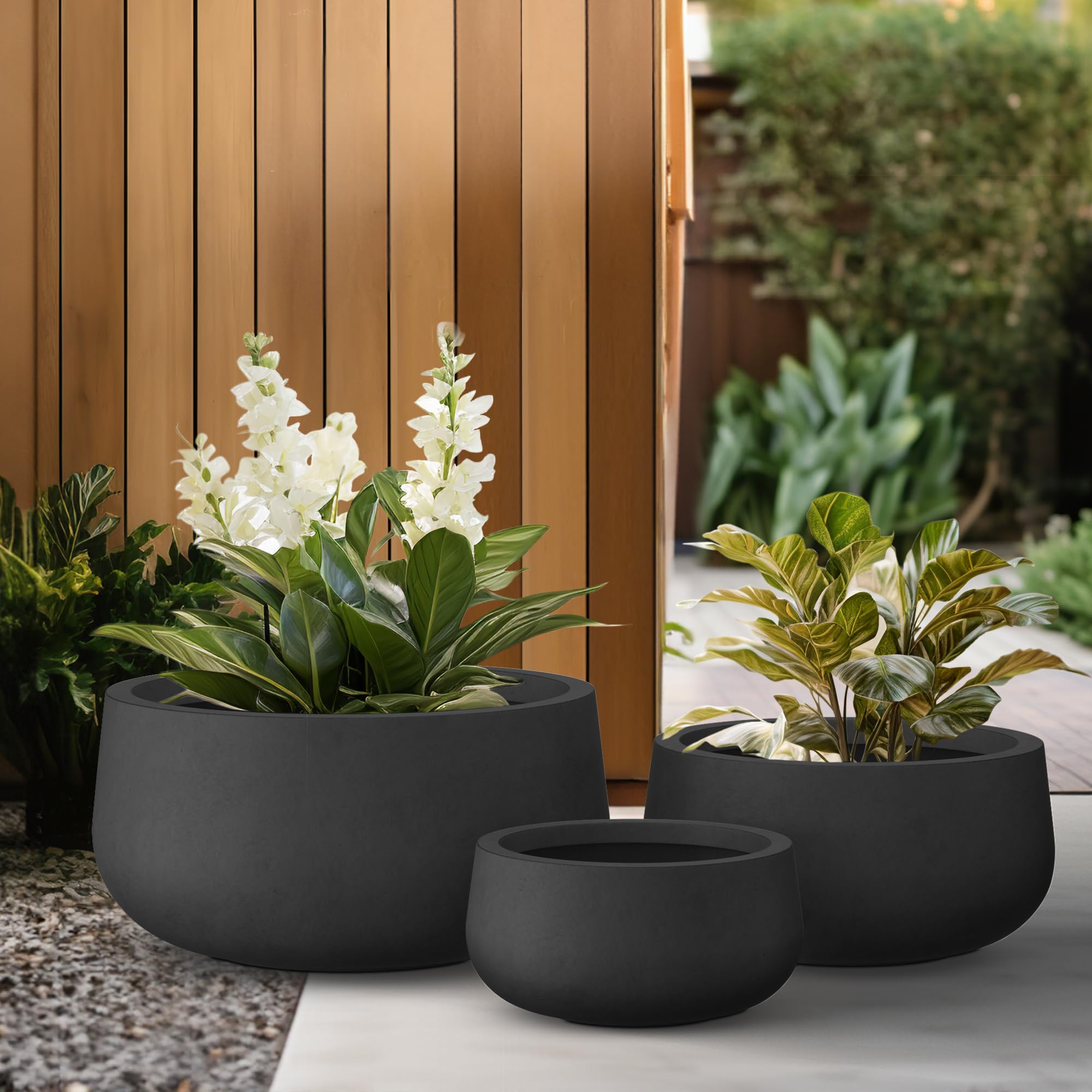 Kante planter beside chair showing scale and easy repositioning benefit