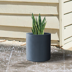 Kante closeup of concrete texture highlighting authentic pores and finish