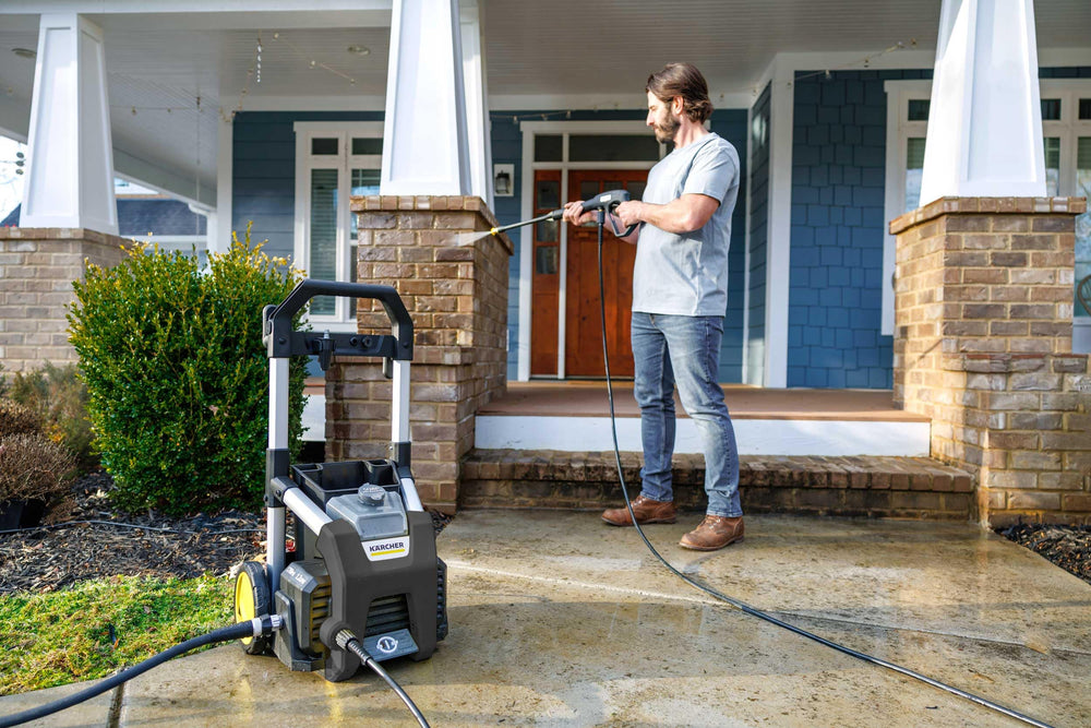 Kärcher K1700B nozzle close-up displaying three tips for versatile cleaning