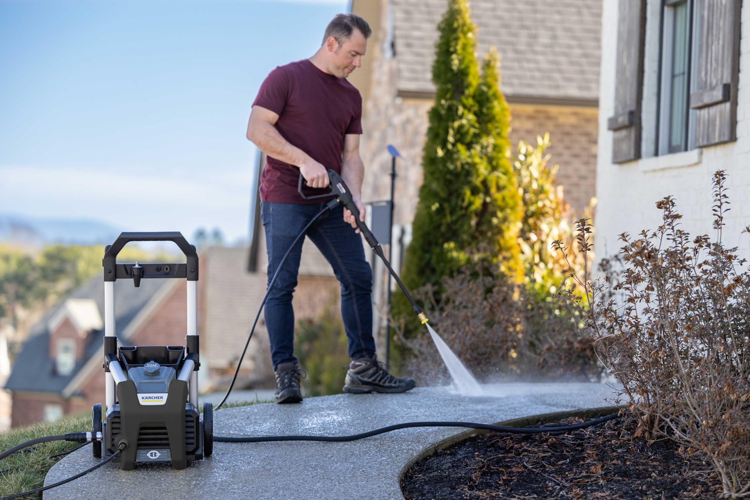 Kärcher K1700B never-flat wheels highlighting easy transport across yards